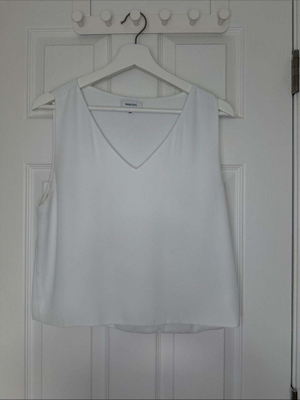 Babaton White V-Neck Sleeveless Camisole